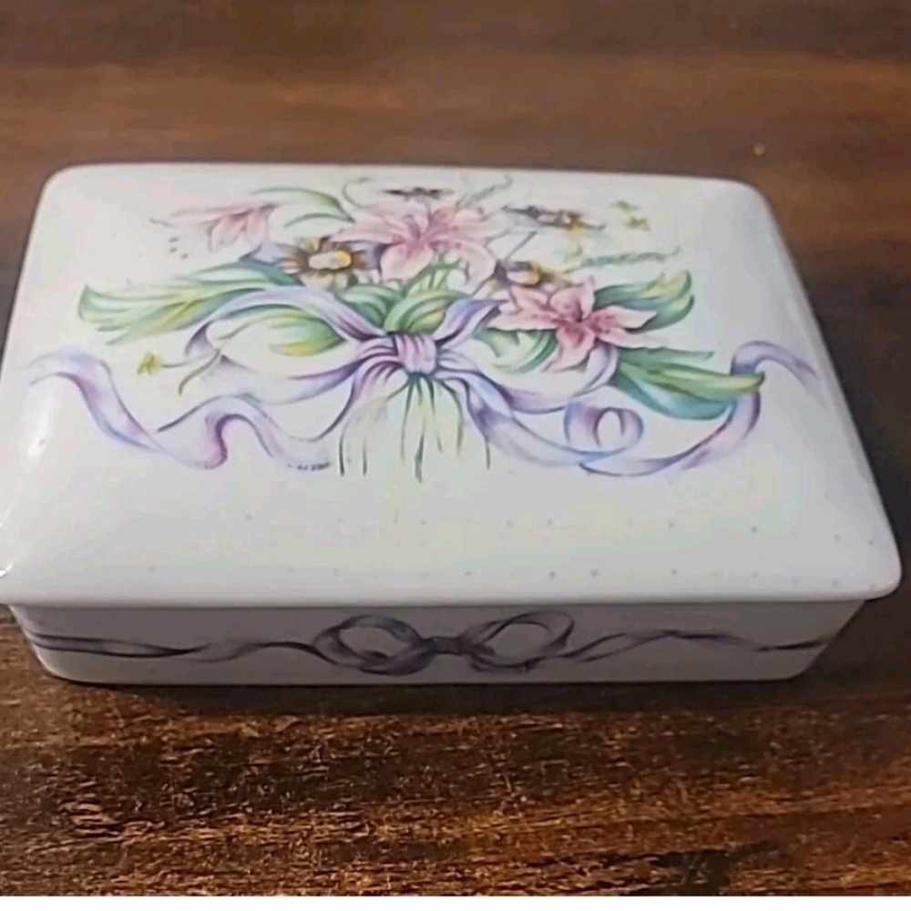 Vintage Porcelain HORCHOW Flowers Lilies Playing Card Holder Divided Trinket Box